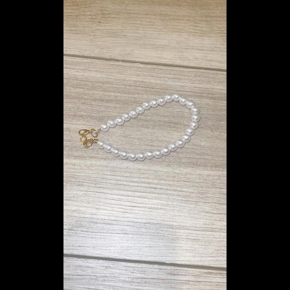 White pearl bracelet jewelry
